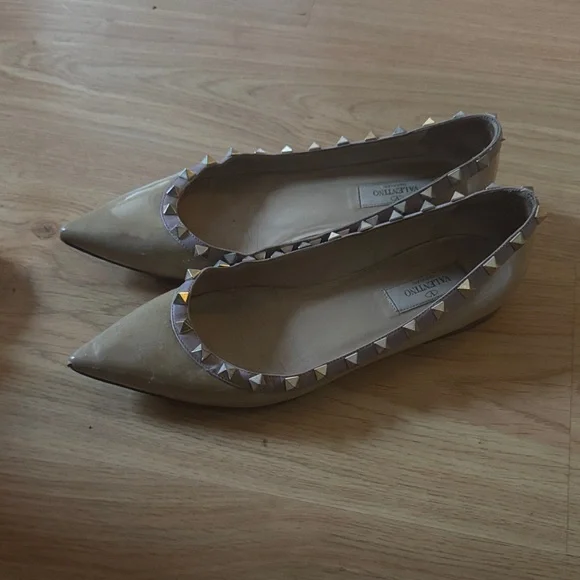 Valentino Tan Studded Flats - Picture 6 of 6